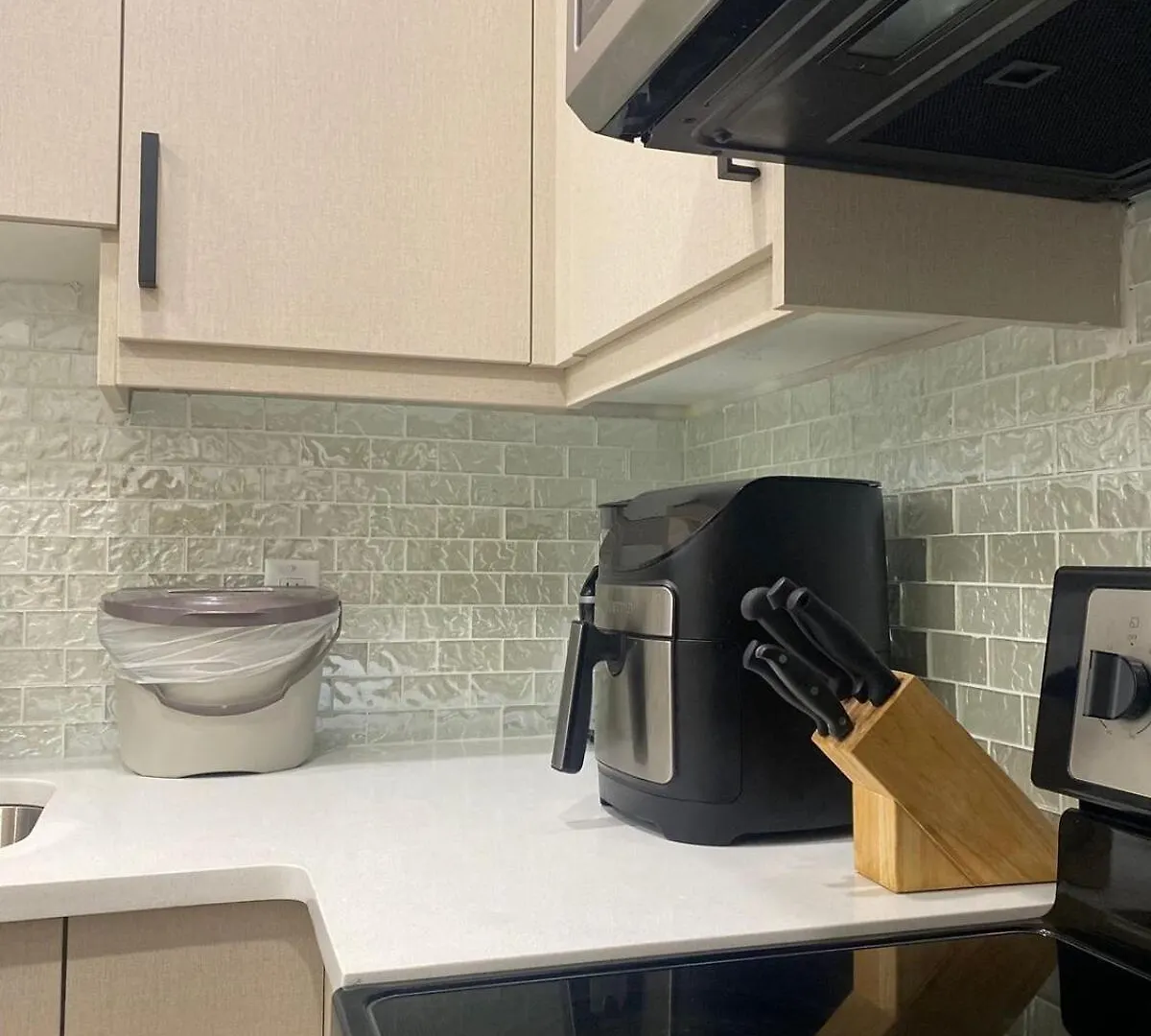 Charming Oasis Tranquil Suite 8 Min Airport, Ac 卡加利 公寓