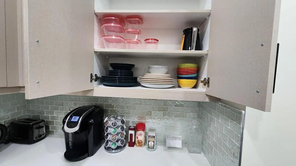 Charming Oasis Tranquil Suite 8 Min Airport, Ac 卡加利 加拿大